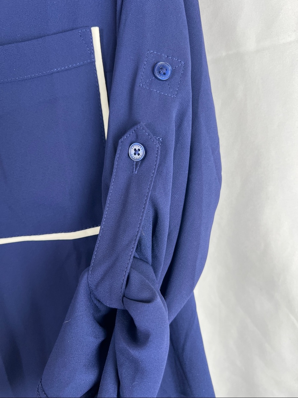 Express - NWT- The Portofino Shirt -  Navy Contrast Trim Blouse - Picture 4 of 12